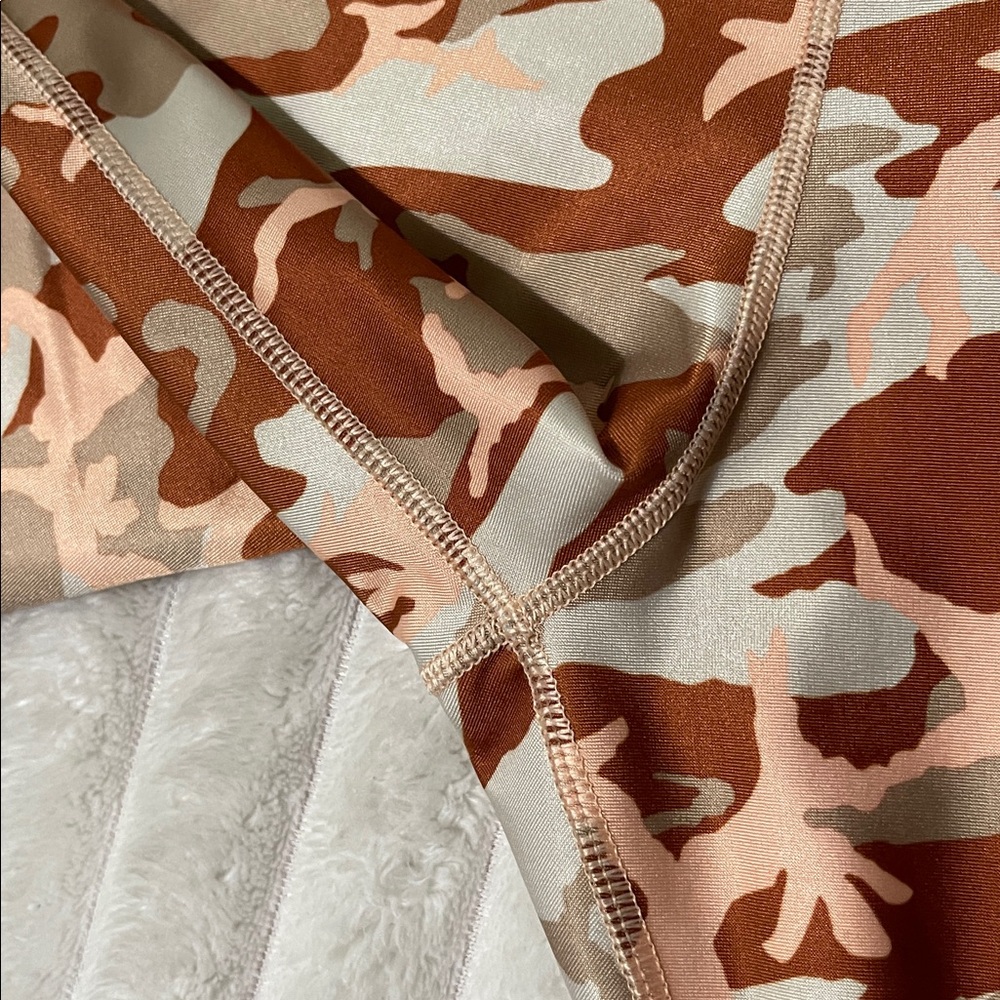 Nike Camo Legging | Size Medium - Picture 3 of 8